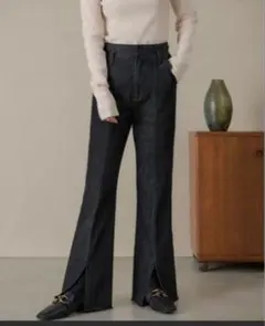 NEUNA センタープレススリットセミワイドデニムパンツ