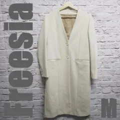 フリージア　Freesia　コート　サイズ　Mのサムネイル