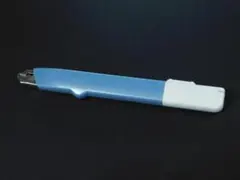 ★新品★左利きでも使えるカッター　カッターナイフ（左右兼用）★送料込み★のサムネイル