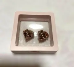 ツイストピアス ピンクゴールド 両耳ピアスレディースアクセサリー