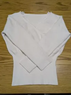 ニットVネック　Мサイズ