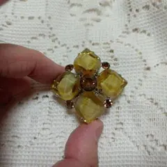 イギリス製1960年代　バイカラーギブレガラス　オクタゴン　ヴィンテージブローチ イギリス製1960年代 バイカラーギブレガラス オクタゴン ヴィンテージ