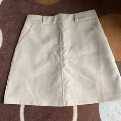 ベージュ スカート 前ポケット付き