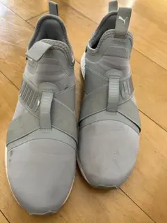 PUMA SOFTFOAM+ グレー スニーカー