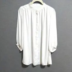ホワイト 長袖 シャツ ボタン付き