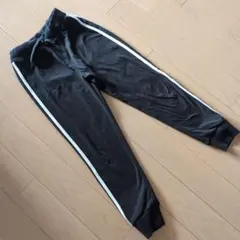 裏起毛パンツ　140 ライン入り