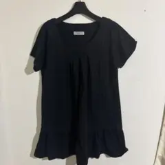 半袖　ブラック　トップス