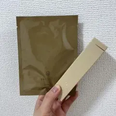ファチュイテ　ブライテストファーストエッセンス38ml マスク1枚のサムネイル