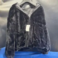タグ付き未使用　リアルファー　ジップパーカー　ドローコード付き　黒　Mサイズ