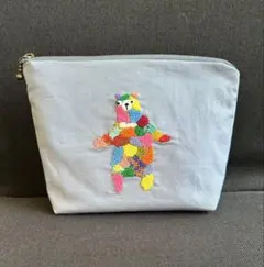 ダーニング刺繍のポーチ ハンドメイド