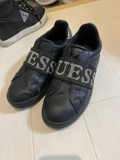 GUESS ブラック スニーカー ビジュー装飾 美品 23.5cm
