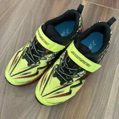 瞬足　スニーカー イエロー　22.5㎝