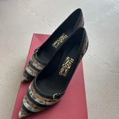 【新品！】Ferragamo ストライプ パンプス　37.5