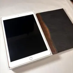 【美品】iPad 第8世代 32GB WIFIモデル　ケース付　SIMフリー