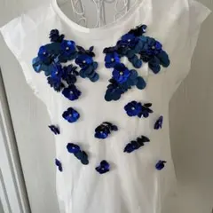 未使用 花モチーフ付きホワイトTシャツのサムネイル