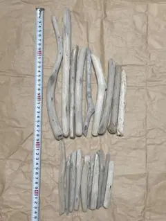 天然自然流木 18本 まっすぐ 淡いグレー 白っぽい インテリア 工作 DIY