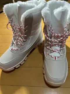 ホワイトスノーブーツ 39size 新品未使用 防寒 防水 内側ボア　軽量