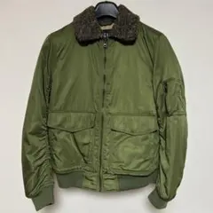 GAP ボア襟付きオリーブグリーンMA-1ジャケット