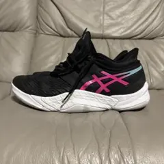 ASICS バスケットボールシューズ ブラック/ピンク/ブルー