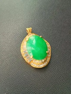 翡翠？ペンダントトップ