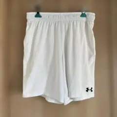 ツ　Under Armour ホワイトショートパンツ