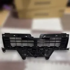 トヨタ ヴィッツ ラジエーターグリル 53112-52450 - メルカリ