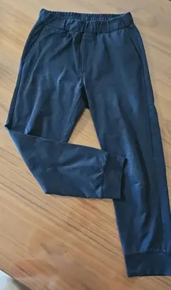 UNIQLO ネイビー ストレッチ カジュアルパンツ