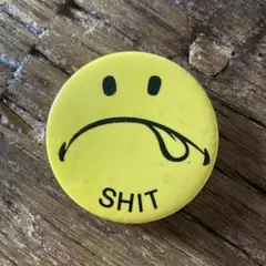 60's ヴィンテージ　缶バッジ　SHIT スマイリー ヒッピー　シュプリームのサムネイル