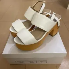 ホワイト サンダル 白