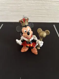 ディズニー　ミッキーマウス 王様デザイン キーホルダー
