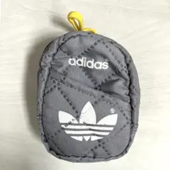 新品未使用adidasアクセサリーポーチ