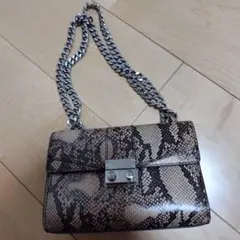 ヘビ柄チェーンショルダーバッグ