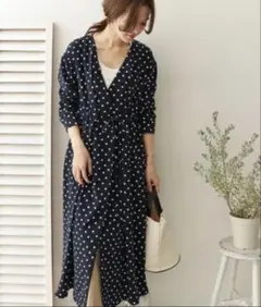 アーバンリサーチドアーズ　ネイビー　カシュクールドットワンピース♡のサムネイル
