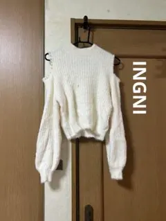 オフショルダー ホワイトニット セーター★今月中に処分します★