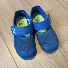 ニューバランス 16センチ マジックテープ付サンダル