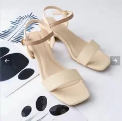 スクエアトゥ4cmヒールアンクルストラップサンダル