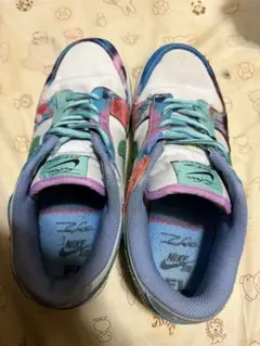 Item thumbnail for item 32805240-142c-4fc9-8555-05bc85fb1d52