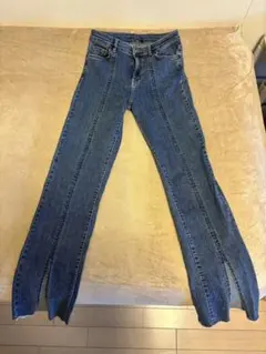 スリット入りブルーデニムパンツ Sサイズ