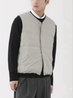 無印　紳士　軽量ダウンポケット付きノーカラーベスト　ライトグレー