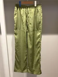 URBAN RESEARCH サテンパンツ