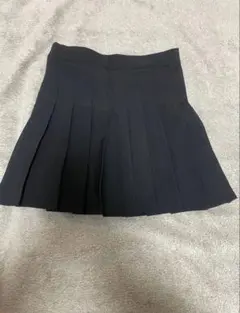 黒のプリーツミニスカート