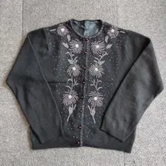 値下げしましたー！ ヴィンテージ刺繍ビーズ付き黒ウールカーディガン