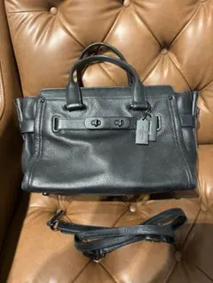 COACH スワッガー　ブラック 2WAYバッグ　ストラップ付