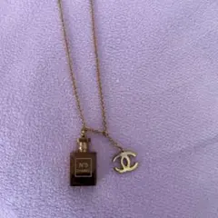 CHANEL 香水瓶モチーフ ネックレス ゴールドカラー - メルカリ
