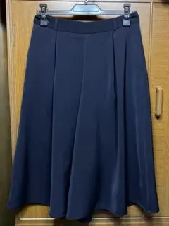 ジーユー イージードレープ ガウチョパンツ (Ｌ) 紺 タック 光沢感 ひざ丈