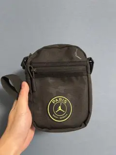 Item thumbnail for item ecd3969e-e4f5-4db7-a317-0363a9c41e25