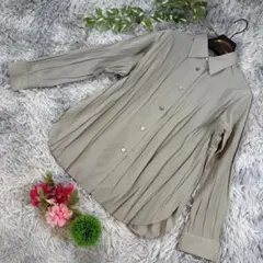 ✨CHRISTIAN AUJARD✨サイズL プリーツ加工 長袖シャツのサムネイル