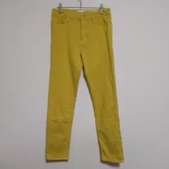 ルーニィ カジュワルパンツ イエロー スリムフィット 40サイズのサムネイル