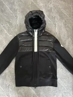 MONCLER フード付きブラックジャケット