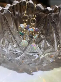 ギラギラ遊色がキレイなオパールピアスチャーム